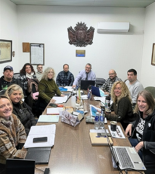 Comisión Directiva de AFJU reunida en sesión de trabajo
